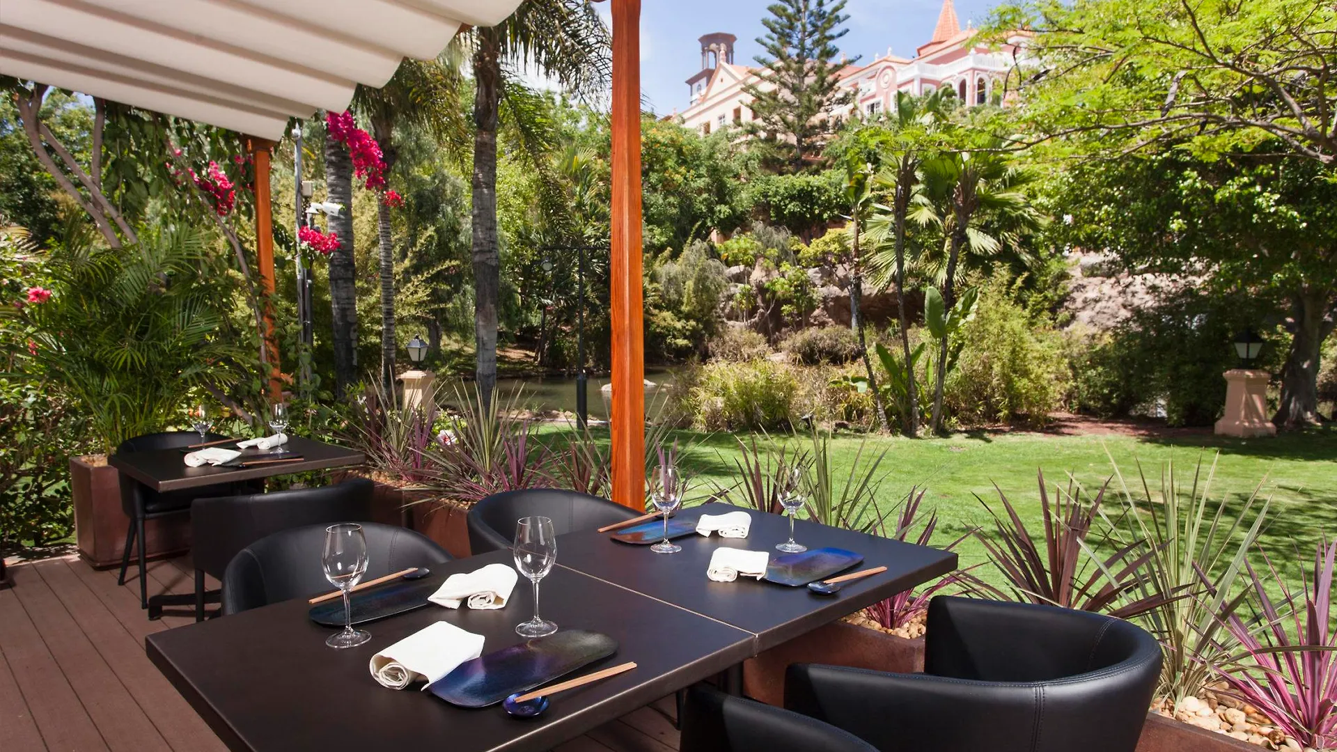 Hotel Bahía del Duque Costa Adeje  5*, Costa Adeje (Tenerife) España